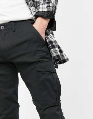 jack & jones intelligence cuffed cargo trouser in black