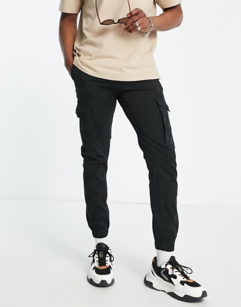 Jack & Jones Intelligence cuffed cargo trouser in black - view 1