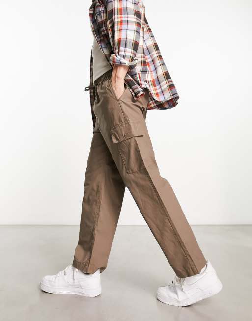 Jack & Jones Intelligence – Locker geschnittene Cargohose in Braun 