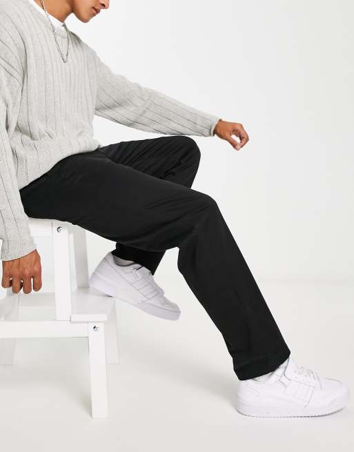 Jack & Jones Intelligence loose fit chinos in black  , 3 of 4