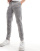 Thumbnail 1 van 5