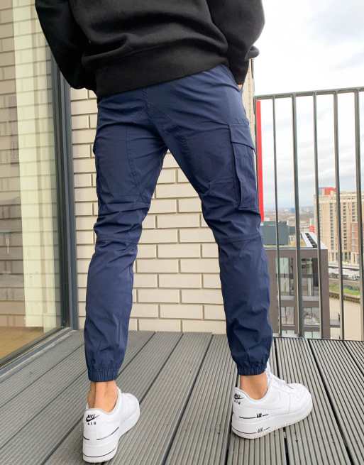 Jack & Jones Intelligence nylon tech detail cuffed cargo trousers in navy, 2 of 4