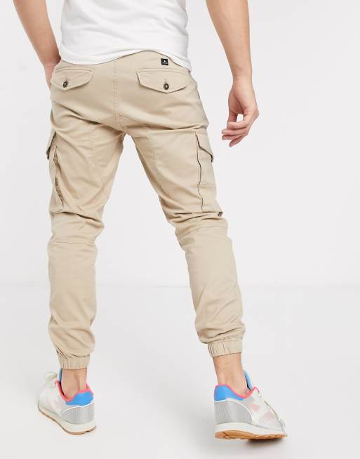 Jack Jones Intelligence slim fit cuffed cargo pants in light sand