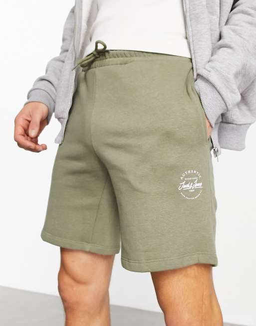 Jack & Jones – Jersey-Shorts in staubigem Olivgrün