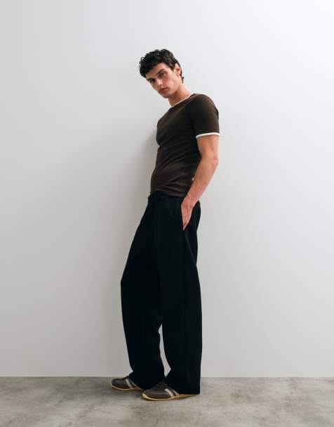 Jack & Jones Jogginghose in lockerer Passform in Schwarz - view 1