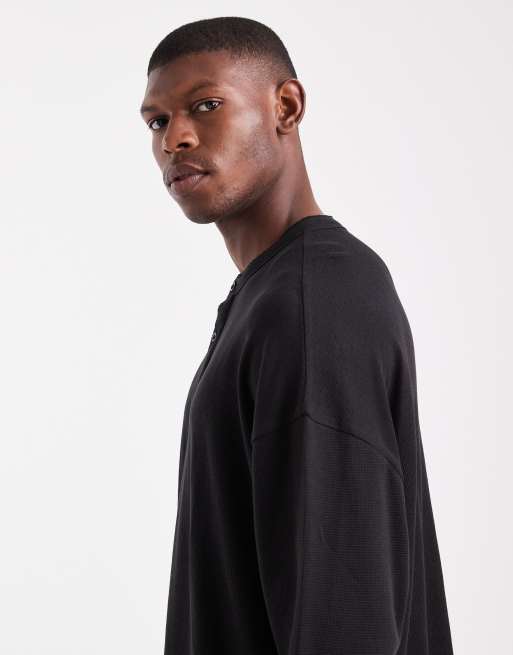 Jack & Jones – Langärmliges Oversize-Shirt in Schwarz mit Henley-Ausschnitt und Waffelstruktur, 4 von 5