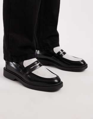  leather loafer with contract floral print 