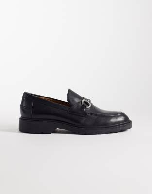  leather loafer with metal detail 