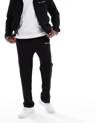 Jack & Jones – Locker geschnittene Jogginghose in Schwarz - view 1