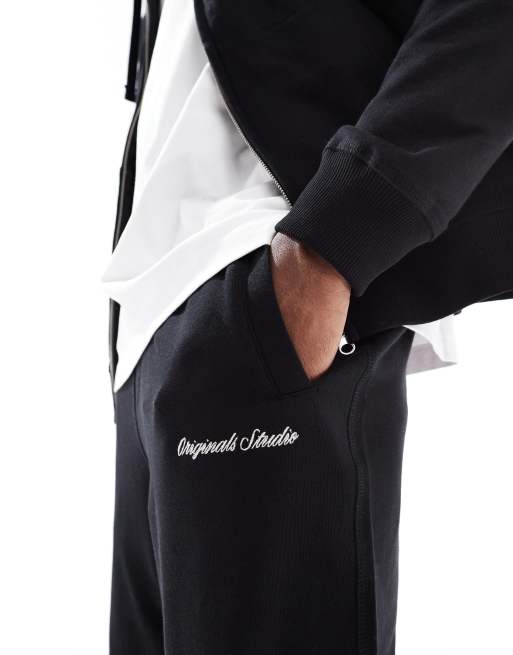 Jack & Jones – Locker geschnittene Jogginghose in Schwarz, 2 von 5