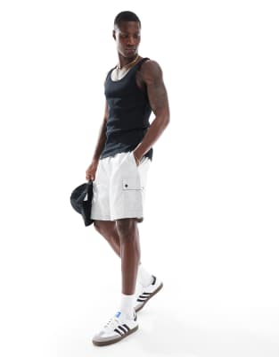 Jack & Jones Jack & Jones loose fit drawstring cargo short in light grey