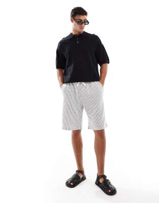 loose fit jersey seersucker shorts in white and navy