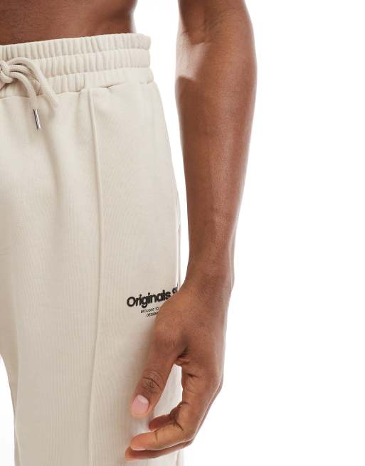 Jack & Jones loose fit sweat short in cream, 4 of 5