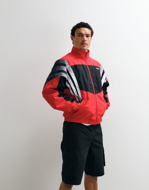 Jack & Jones - Losvallende cargoshort met trekkoord in zwart - view 1