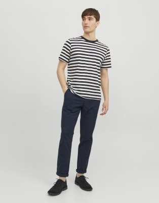 Jack & Jones – Marco – Schmal zulaufende Hose in Marineblau - view 1