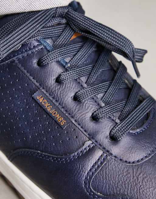 Jack & Jones – Marinblå och vita löparskor i retrostil, 3 av 4