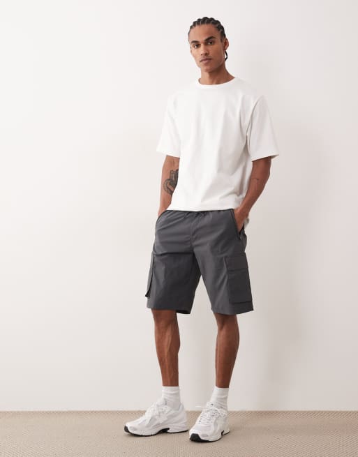 Jack & Jones – Mörkgrå cargoshorts i techstil, 2 av 5