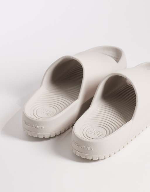 Jack & Jones moulded slider in beige, 4 of 4