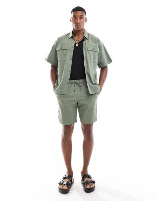 Jack & Jones Oversized Nylon Utility Pocket Shirt In Khaki - Part Of A Set-green