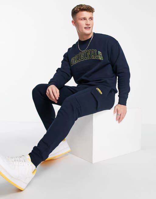 Jack & Jones – Originals Athl Club – Set in Marineblau mit Sweatshirt und Cargo-Jogginghose
