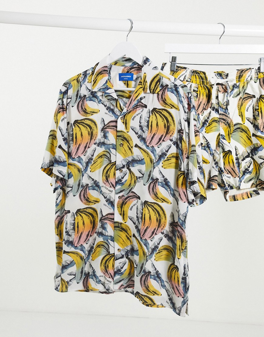 Jack & Jones – Originals – Kortärmad skjorta med platt krage och bananmönster, del av set-Vit