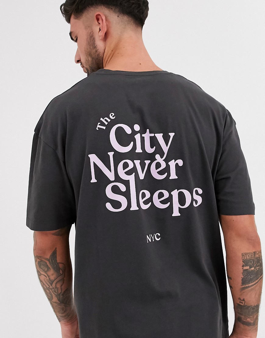 Jack & Jones – Originals – Svart t-shirt i oversize-modell med mönstrad slogan baktill