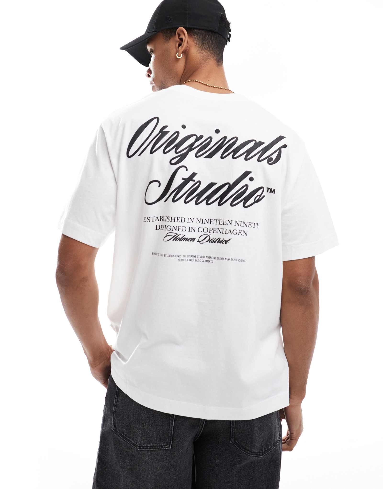 Футболка Jack &Jones oversize с принтом script на спине белого цвета
