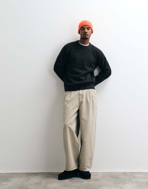 Jack & Jones oversized fluffy striktrøje i sort, 2 af 5