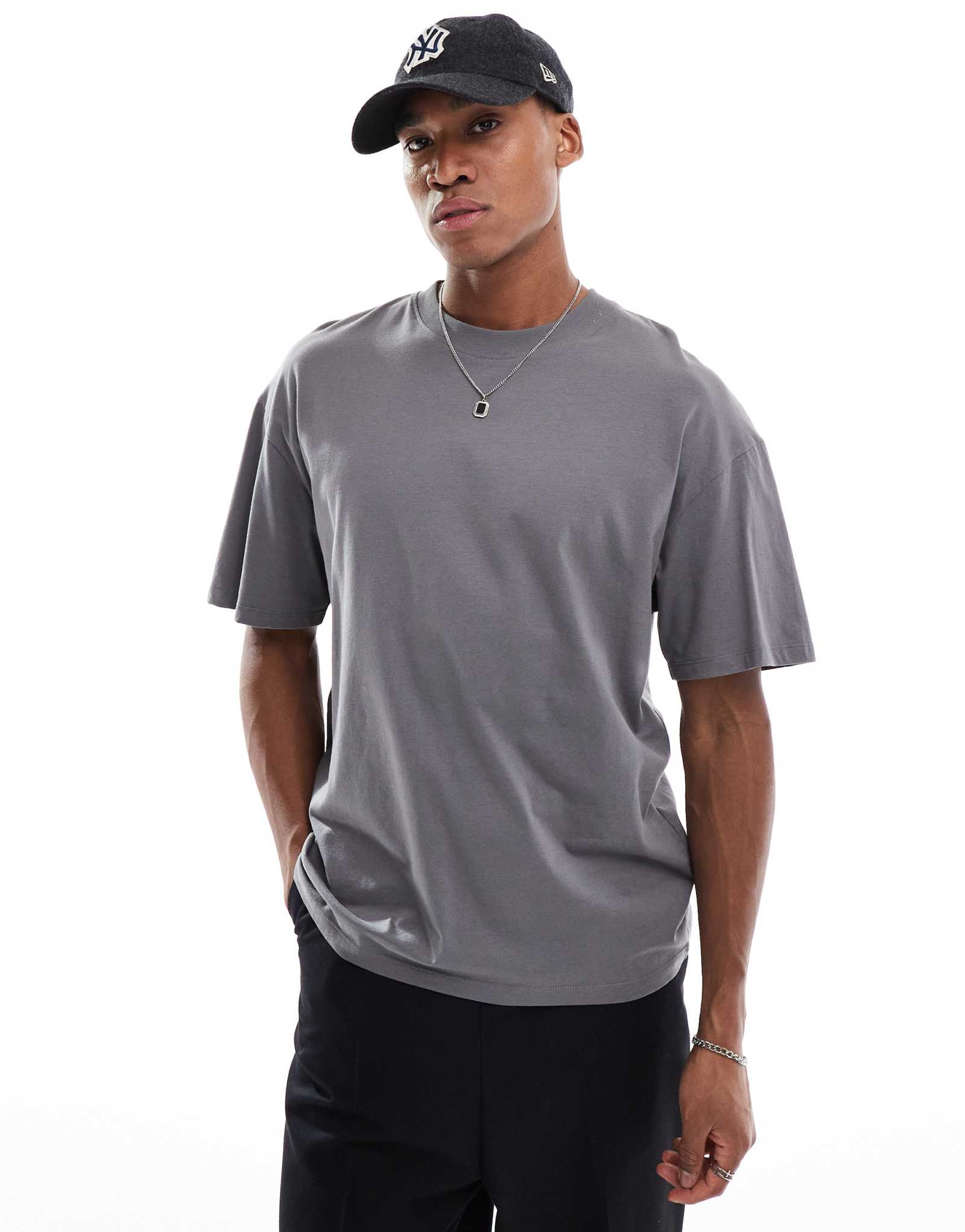 Футболка Jack &Jones оверсайз темно-серого цвета