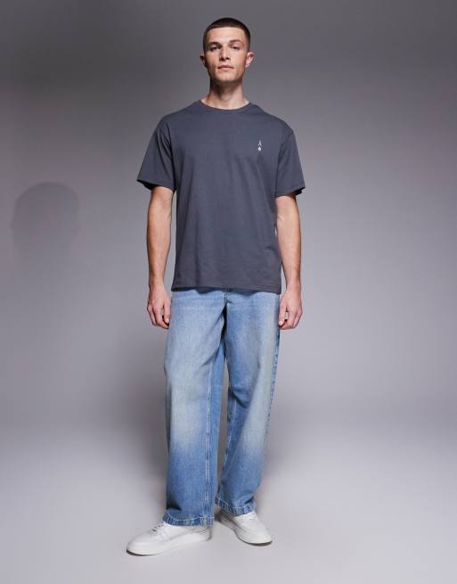 Jack & Jones oversized t-shirt with ace of spades back print in washed grey, 2 of 5