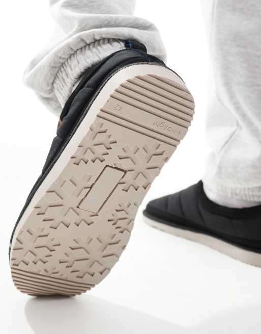 Jack & Jones padded nylon slipper in black, 3 of 4