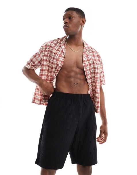 Jack & Jones plisse shorts in black - view 1