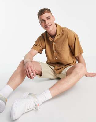 Jack & Jones Premium - Camicia a maniche corte color cuoio testurizzata con rever 