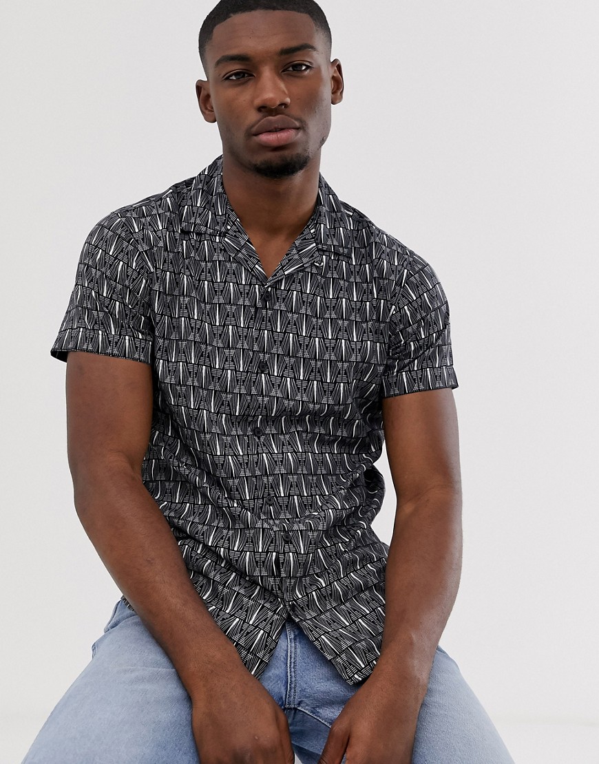 Jack & Jones – Premium – Geometriskt mönstrad skjorta med platt krage och smal passform-Svart