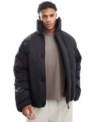 Premium vertical panel puffer jacket in black