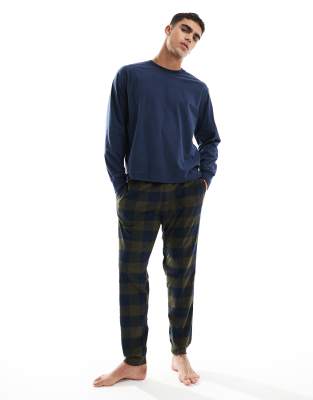 Jack & Jones printed pyjama set in green and navy check