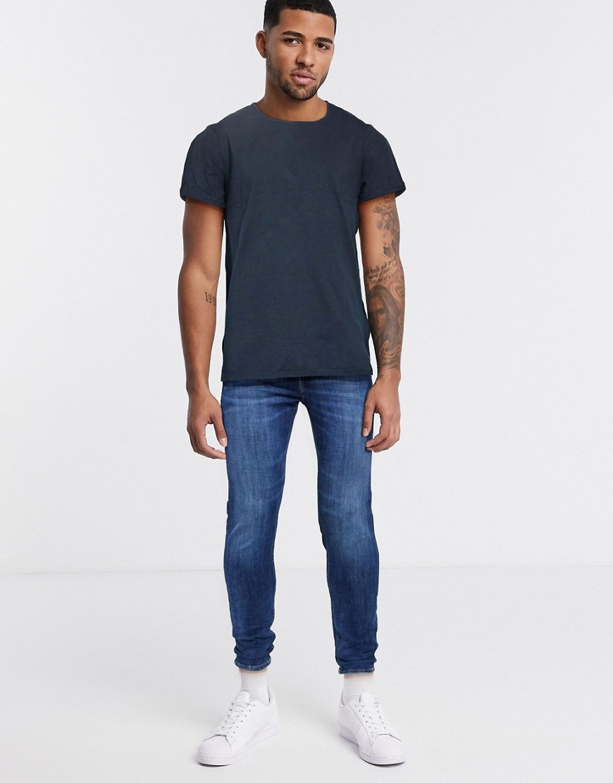 Jack & Jones - Ruimvallend T-shirt met ongelijke zoom-Zwart
