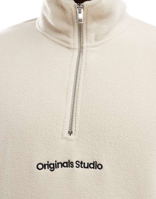 Jack & Jones - Sandfarvet fleece med lynlås i halsen og 'Originals'-logo, 3 af 4