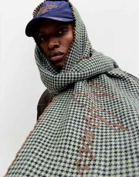 Scialle in lana tartan realizzato in Scozia
