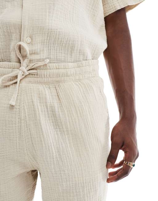 Jack & Jones – Set aus Hemd mit Reverskragen und Shorts, in Creme mit Strukturmuster, 3 von 4
