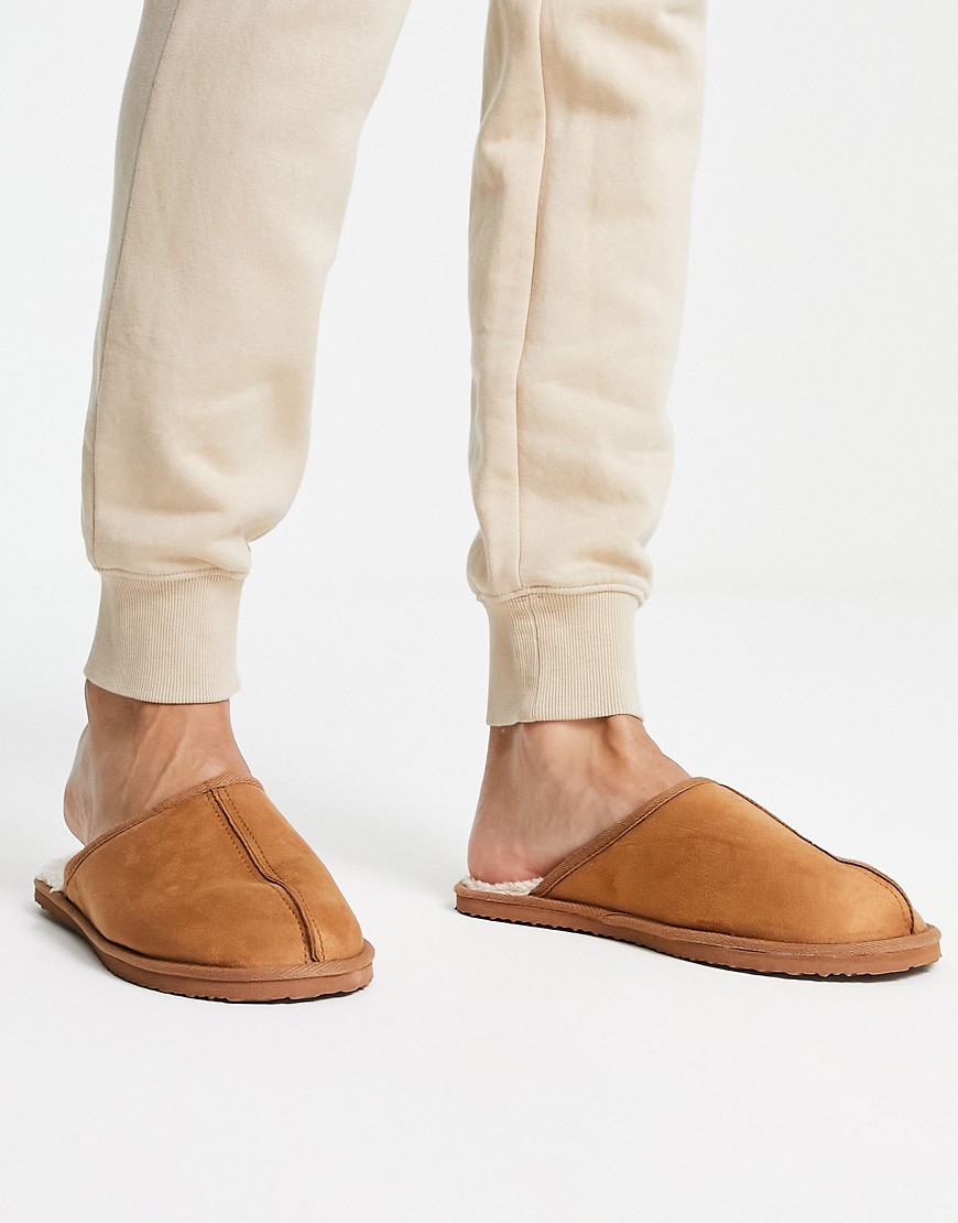 jack & jones slippers in tan-brown