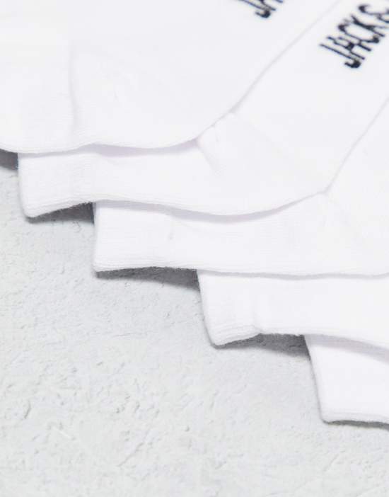 https://images.asos-media.com/products/jack-jones-sneaker-socks-5-pack-in-white/9775640-4?$n_550w$&wid=550&fit=constrain