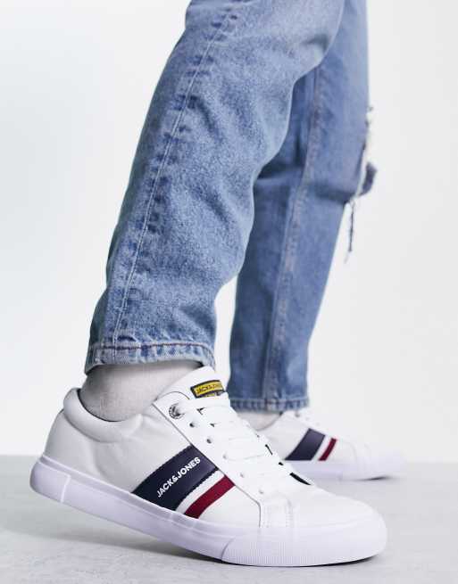 Jack & Jones - Sneakers bianche con dettaglio a contrasto a righe