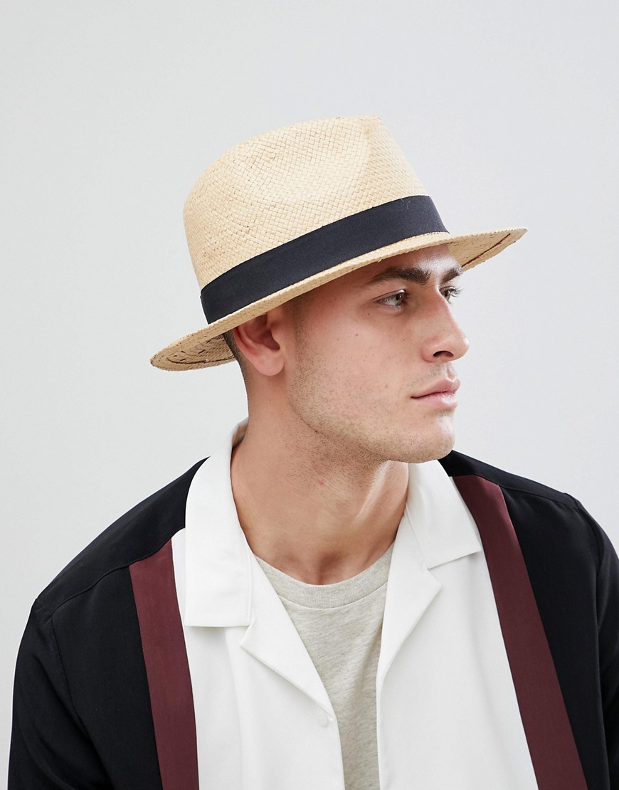 Джек шляпа. Jack Jones шляпа. Мужчина в соломенной шляпе. Мужские шляпы лето классические широкие полосы. Шляпа соломенная на мужчине набок.