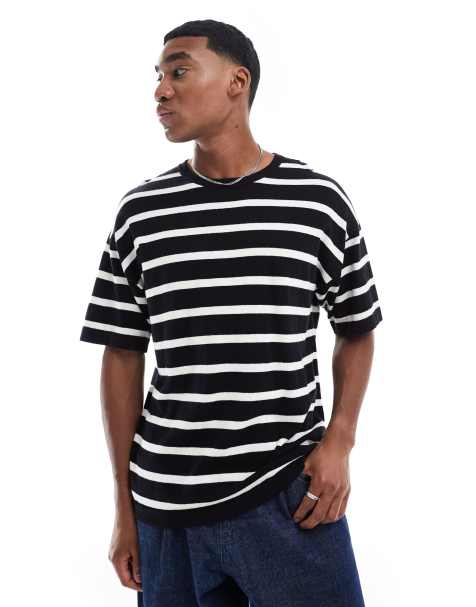 Jack & Jones – Strick-T-Shirt in Schwarz gestreift mit Oversize-Passform - view 1