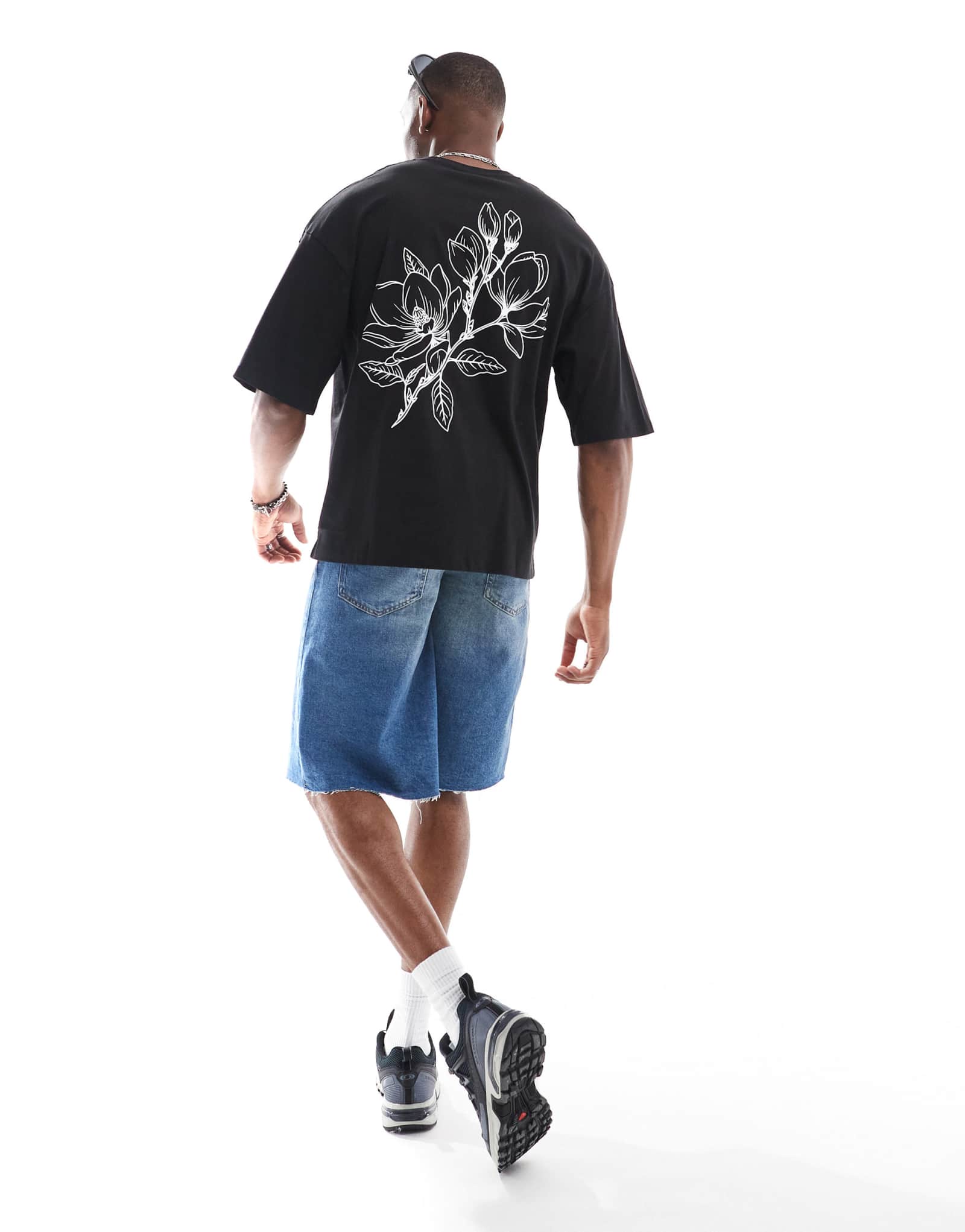 Черная футболка Jack &Jones super oversize с цветочным принтом на спине
