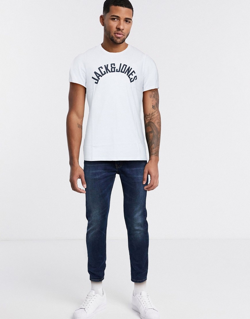 Jack & Jones - T-shirt con logo sul petto-Bianco