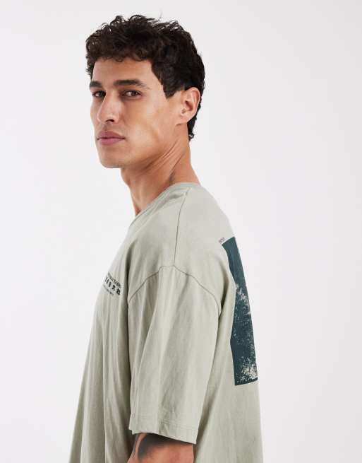 Jack & Jones – T-Shirt in Salbeigrün mit japanischem Rückenprint, 4 von 5
