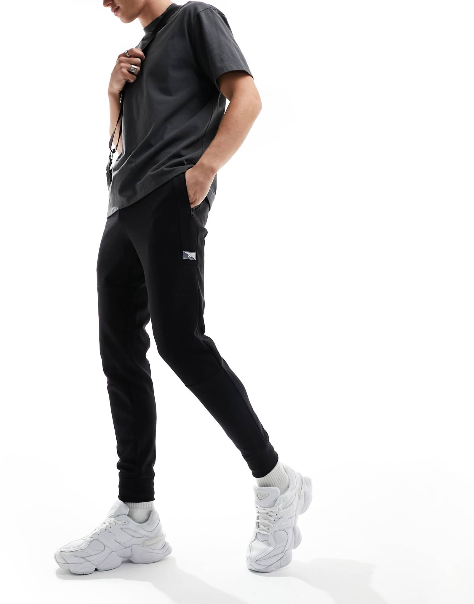 Спортивные брюки Jack &Jones tech черного цвета 
