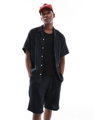 texture revere collar shirt and short set in black